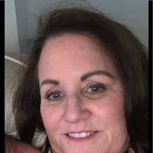 Meet your Posher, Lois